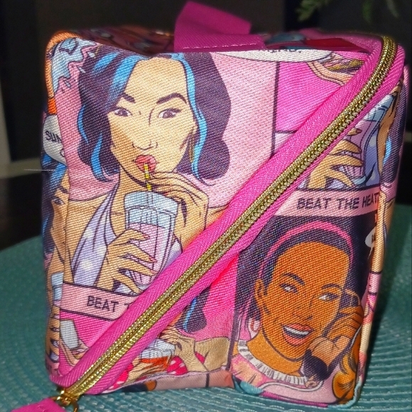 ESTEE LAUDER BEAT THE HEAT PRINT MAKEUP BAG! NIP!💖✨️ - Picture 4 of 10